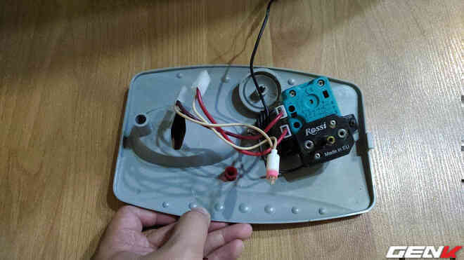 Suýt mất mạng vì nổ bình nóng lạnh dù đã lắp aptomat chống giật, công tắc thông minh đắt tiền - vậy phải làm sao??? - Ảnh 7. Suýt mất mạng vì nổ bình nóng lạnh dù đã lắp aptomat chống giật, công tắc thông minh đắt tiền - vậy phải làm sao??? - Ảnh 7.