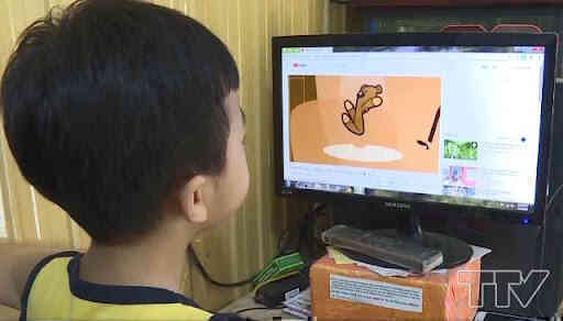 Trẻ em không nên lập tài khoản trên mạng xã hội Trẻ em không nên lập tài khoản trên mạng xã hội