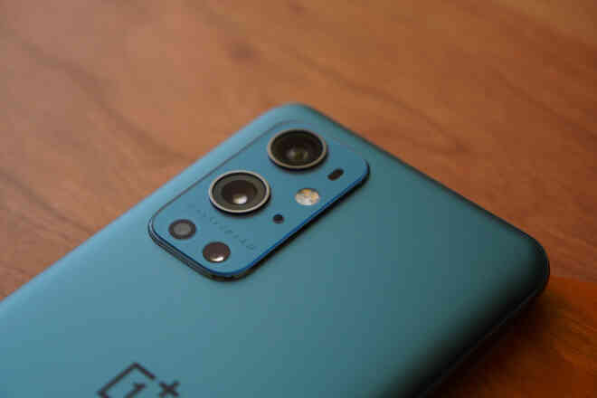 OnePlus 9 Pro được sử dụng để quay một bộ phim chiếu trên Disney+ - Ảnh 4. OnePlus 9 Pro được sử dụng để quay một bộ phim chiếu trên Disney+ - Ảnh 4.