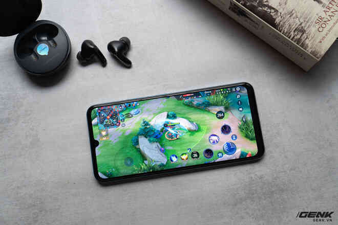 Trải nghiệm nhanh vivo V23e: Kiểu dáng từng thấy ở đâu đó, nhưng camera selfie 50MP lại chẳng ở đâu có - Ảnh 15. Trải nghiệm nhanh vivo V23e: Kiểu dáng từng thấy ở đâu đó, nhưng camera selfie 50MP lại chẳng ở đâu có - Ảnh 15.
