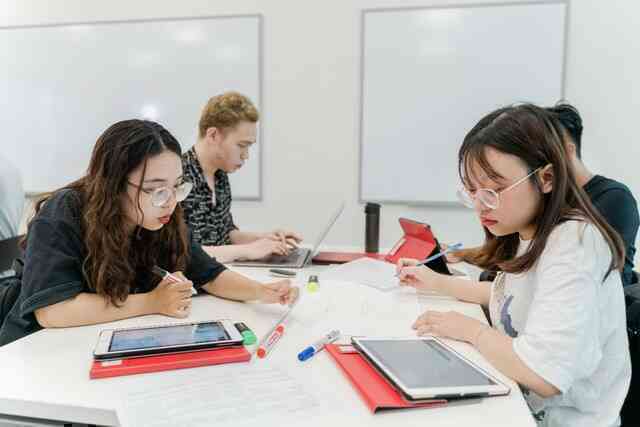 Lựa chọn nghề nghiệp có trách nhiệm, gen Z tự tin thành công theo cách riêng của mình - Ảnh 3. Lựa chọn nghề nghiệp có trách nhiệm, gen Z tự tin thành công theo cách riêng của mình - Ảnh 3.
