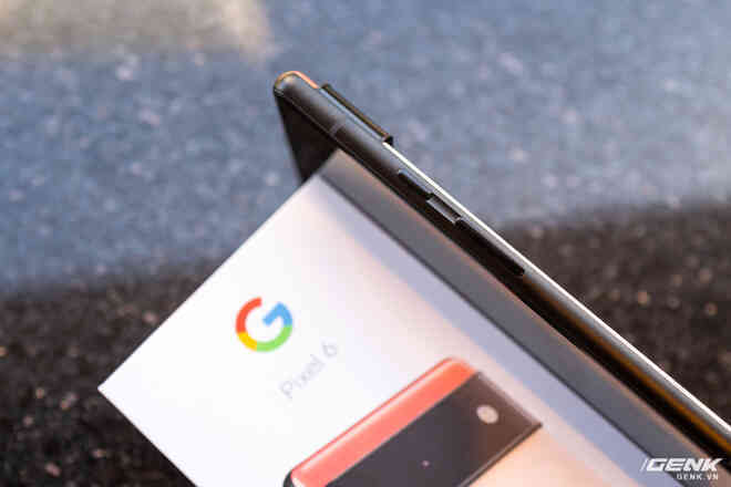 Trên tay Google Pixel 6: Ngoại hình thay đổi hoàn toàn, cụm camera đẹp nhưng lồi khá nhiều, giá về Việt Nam gần 18 triệu - Ảnh 12. Trên tay Google Pixel 6: Ngoại hình thay đổi hoàn toàn, cụm camera đẹp nhưng lồi khá nhiều, giá về Việt Nam gần 18 triệu - Ảnh 12.
