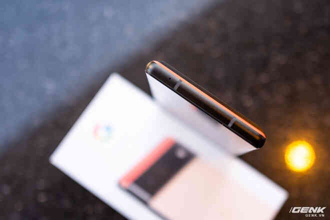 Trên tay Google Pixel 6: Ngoại hình thay đổi hoàn toàn, cụm camera đẹp nhưng lồi khá nhiều, giá về Việt Nam gần 18 triệu - Ảnh 14. Trên tay Google Pixel 6: Ngoại hình thay đổi hoàn toàn, cụm camera đẹp nhưng lồi khá nhiều, giá về Việt Nam gần 18 triệu - Ảnh 14.