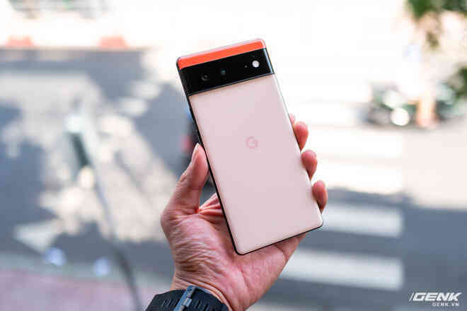 Trên tay Google Pixel 6: Ngoại hình thay đổi hoàn toàn, cụm camera đẹp nhưng lồi khá nhiều, giá về Việt Nam gần 18 triệu - Ảnh 15. Trên tay Google Pixel 6: Ngoại hình thay đổi hoàn toàn, cụm camera đẹp nhưng lồi khá nhiều, giá về Việt Nam gần 18 triệu - Ảnh 15.
