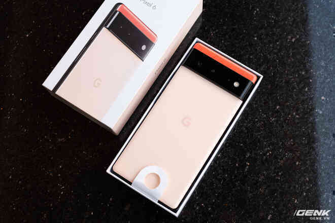 Trên tay Google Pixel 6: Ngoại hình thay đổi hoàn toàn, cụm camera đẹp nhưng lồi khá nhiều, giá về Việt Nam gần 18 triệu - Ảnh 19. Trên tay Google Pixel 6: Ngoại hình thay đổi hoàn toàn, cụm camera đẹp nhưng lồi khá nhiều, giá về Việt Nam gần 18 triệu - Ảnh 19.