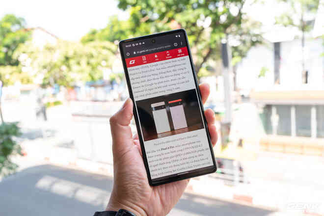 Trên tay Google Pixel 6: Ngoại hình thay đổi hoàn toàn, cụm camera đẹp nhưng lồi khá nhiều, giá về Việt Nam gần 18 triệu - Ảnh 9. Trên tay Google Pixel 6: Ngoại hình thay đổi hoàn toàn, cụm camera đẹp nhưng lồi khá nhiều, giá về Việt Nam gần 18 triệu - Ảnh 9.