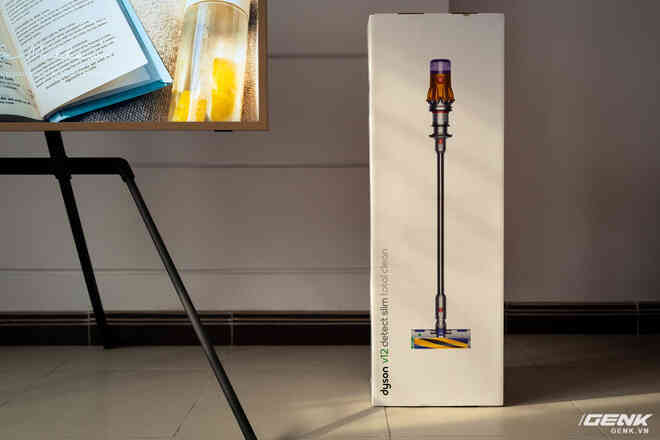 Trên tay và trải nghiệm nhanh máy hút bụi Dyson V12 Detect Slim: Choáng váng vì rất nhiều đồ kèm theo, nhưng dùng rồi lại thấy phê