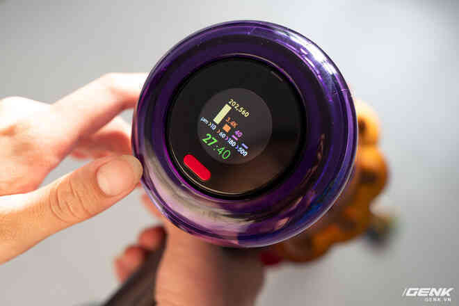 Trên tay và trải nghiệm nhanh máy hút bụi Dyson V12 Detect Slim: Choáng váng vì rất nhiều đồ kèm theo, nhưng dùng rồi lại thấy phê - Ảnh 17. Trên tay và trải nghiệm nhanh máy hút bụi Dyson V12 Detect Slim: Choáng váng vì rất nhiều đồ kèm theo, nhưng dùng rồi lại thấy phê - Ảnh 17.