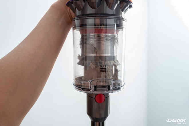 Trên tay và trải nghiệm nhanh máy hút bụi Dyson V12 Detect Slim: Choáng váng vì rất nhiều đồ kèm theo, nhưng dùng rồi lại thấy phê - Ảnh 22. Trên tay và trải nghiệm nhanh máy hút bụi Dyson V12 Detect Slim: Choáng váng vì rất nhiều đồ kèm theo, nhưng dùng rồi lại thấy phê - Ảnh 22.