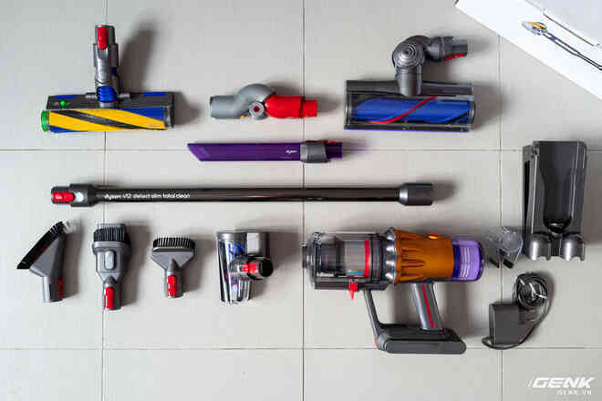 Trên tay và trải nghiệm nhanh máy hút bụi Dyson V12 Detect Slim: Choáng váng vì rất nhiều đồ kèm theo, nhưng dùng rồi lại thấy phê - Ảnh 6. Trên tay và trải nghiệm nhanh máy hút bụi Dyson V12 Detect Slim: Choáng váng vì rất nhiều đồ kèm theo, nhưng dùng rồi lại thấy phê - Ảnh 6.