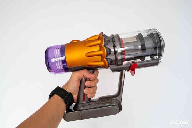 Trên tay và trải nghiệm nhanh máy hút bụi Dyson V12 Detect Slim: Choáng váng vì rất nhiều đồ kèm theo, nhưng dùng rồi lại thấy phê - Ảnh 7. Trên tay và trải nghiệm nhanh máy hút bụi Dyson V12 Detect Slim: Choáng váng vì rất nhiều đồ kèm theo, nhưng dùng rồi lại thấy phê - Ảnh 7.