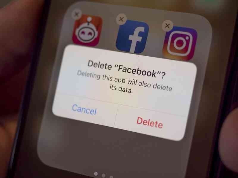 Hàng trăm triệu người cảm thấy tiêu cực khi dùng Facebook