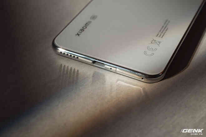 Mở hộp Xiaomi 11 Lite 5G NE x Swarovski: Thiết kế trẻ trung, mặt lưng bắt mắt, cấu hình giống bản thường, tặng kèm dây chuyền Swarovski - Ảnh 9. Mở hộp Xiaomi 11 Lite 5G NE x Swarovski: Thiết kế trẻ trung, mặt lưng bắt mắt, cấu hình giống bản thường, tặng kèm dây chuyền Swarovski - Ảnh 9.