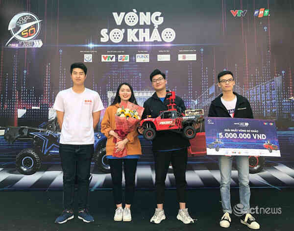 Sinh viên PTIT nhận phần thưởng “Nữ sinh tiêu biểu trong lĩnh vực KHCN” năm 2021