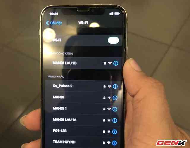 Cách chia sẻ mật khẩu Wi-Fi mà không cần trải qua bước nhập mật khẩu trên iPhone - Ảnh 8. Cách chia sẻ mật khẩu Wi-Fi mà không cần trải qua bước nhập mật khẩu trên iPhone - Ảnh 8.