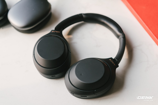 So găng Apple AirPods Max và Sony WH-1000Xm4: Tưởng giống nhau nhưng lại quá khác biệt - Ảnh 2. So găng Apple AirPods Max và Sony WH-1000Xm4: Tưởng giống nhau nhưng lại quá khác biệt - Ảnh 2.