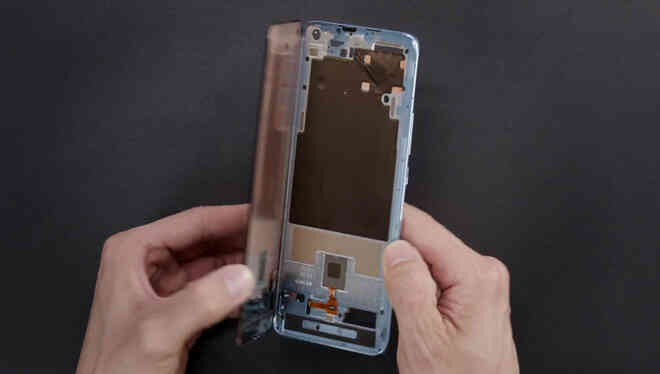 Xiaomi tự mình mổ bụng Mi 11, chứng minh chiếc máy này cực kỳ dễ sửa chữa - Ảnh 10. Xiaomi tự mình mổ bụng Mi 11, chứng minh chiếc máy này cực kỳ dễ sửa chữa - Ảnh 10.