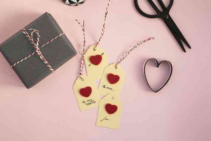 Valentine 2021, dân mạng Việt Nam hỏi ‘chị Google’ về hoa hồng, lời chúc dành cho nửa kia