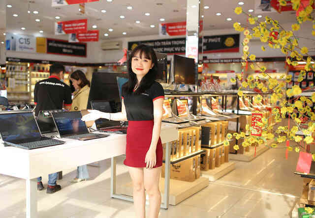 FPT Shop mạnh tay giảm giá hàng loạt laptop, giao hàng tận nhà giữa dịch Covid-19 - Ảnh 1. FPT Shop mạnh tay giảm giá hàng loạt laptop, giao hàng tận nhà giữa dịch Covid-19 - Ảnh 1.