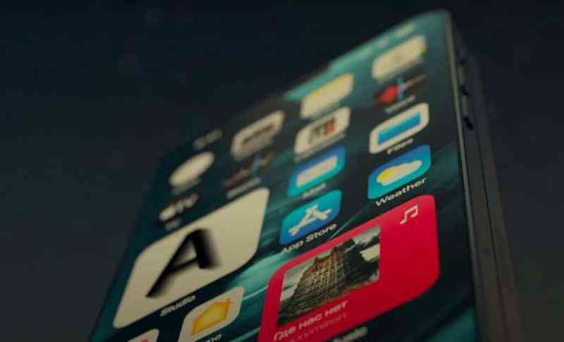 Video concept iPhone màn hình gập khiến nhiều iFan phải thổn thức