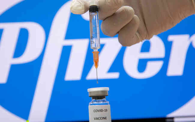 Gần 1 nửa dân số Israel tiêm vắc-xin Pfizer-BioNTech: Ngăn ngừa tử vong do COVID-19 hiệu quả tới 99% - Ảnh 1. Gần 1 nửa dân số Israel tiêm vắc-xin Pfizer-BioNTech: Ngăn ngừa tử vong do COVID-19 hiệu quả tới 99% - Ảnh 1.