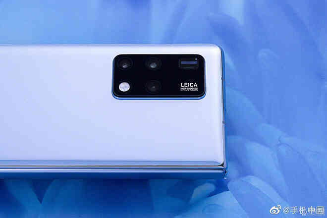 Cận cảnh Huawei Mate X2: Đối thủ xứng tầm của Galaxy Z Fold2 - Ảnh 8. Cận cảnh Huawei Mate X2: Đối thủ xứng tầm của Galaxy Z Fold2 - Ảnh 8.