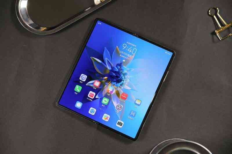 Huawei chính thức ra mắt Mate X2 với màn hình gập 90Hz, chip Kirin 9000 5G, 5 camera, giá khởi điểm 17 999 CNY (gần 64.1 triệu VNĐ)