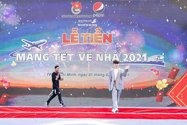 “Mang Tết về nhà”: Khoảnh khắc đoàn viên của những trái tim xa nhà - Ảnh 2. “Mang Tết về nhà”: Khoảnh khắc đoàn viên của những trái tim xa nhà - Ảnh 2.