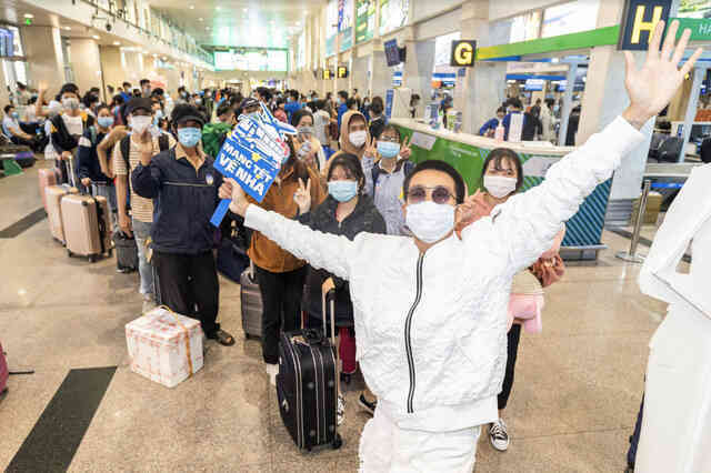Wowy, Karik, Lăng LD - Ba đại sứ cùng dàn sao mang Tết về nhà xuân này! - Ảnh 3.