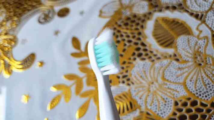 Chỉ 50k là mua được bàn chải điện nội địa Trung, chúng tôi đã thử và đây là kết quả - Ảnh 8. Chỉ 50k là mua được bàn chải điện nội địa Trung, chúng tôi đã thử và đây là kết quả - Ảnh 8.