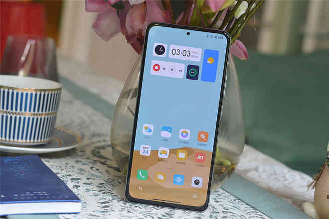 Cận cảnh Redmi K40: Thiết kế giống Mi 11, màn hình 120Hz, bỏ jack tai nghe, tặng kèm củ sạc 33W - Ảnh 14. Cận cảnh Redmi K40: Thiết kế giống Mi 11, màn hình 120Hz, bỏ jack tai nghe, tặng kèm củ sạc 33W - Ảnh 14.