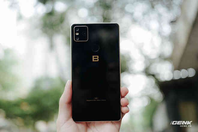 CEO BKAV Nguyễn Tử Quảng cho rằng Bphone B86 chụp đêm đẹp hơn smartphone "hãng A" và "hãng G", nhưng liệu chúng ta có thể tin được không?
