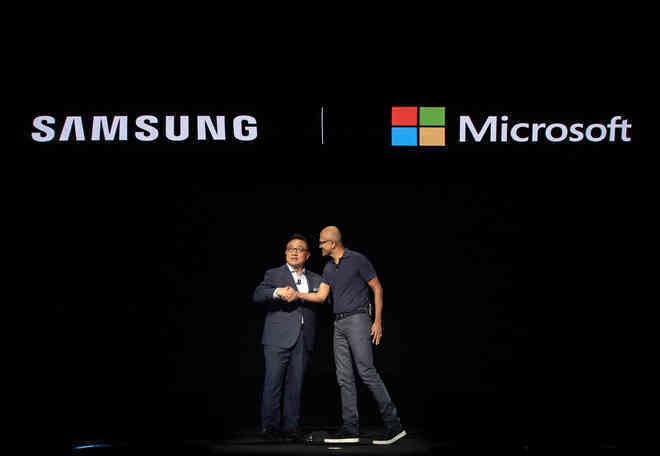 Bill Gates thích dùng Android hơn iPhone - Ảnh 2. Bill Gates thích dùng Android hơn iPhone - Ảnh 2.