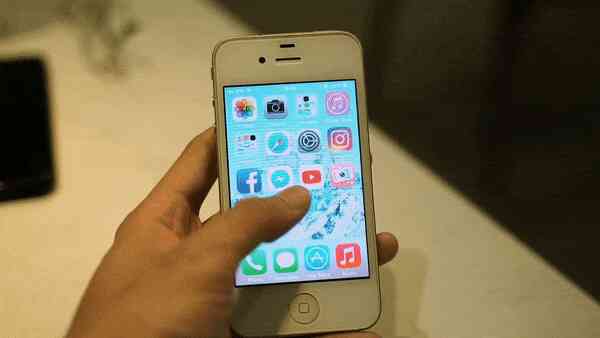 WeBuy đồ cổ: Mua iPhone 4 10 năm tuổi giá 300k trên chợ mạng và đây là những gì tôi nhận được - Ảnh 3.
