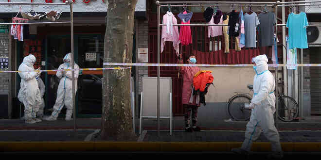 Khó hơn phá án mạng: Cuộc đại chiến truy vết F0 của Covid-19 giữa lòng Thượng Hải, với những con người chẳng được ai ghi nhận - Ảnh 2. Khó hơn phá án mạng: Cuộc đại chiến truy vết F0 của Covid-19 giữa lòng Thượng Hải, với những con người chẳng được ai ghi nhận - Ảnh 2.