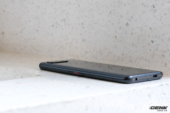 Mở hộp điện thoại Pay-to-win ROG Phone 5: Cứ Qualcomm Snapdragon 888 5G cùng 16GB RAM mà chiến! - Ảnh 9. Mở hộp điện thoại Pay-to-win ROG Phone 5: Cứ Qualcomm Snapdragon 888 5G cùng 16GB RAM mà chiến! - Ảnh 9.