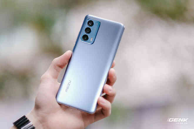 Trên tay Meizu 18 series tại VN: Thiết kế đẹp, màn hình QHD+ 120Hz, Snapdragon 888, giá từ 16.5 triệu đồng - Ảnh 6. Trên tay Meizu 18 series tại VN: Thiết kế đẹp, màn hình QHD+ 120Hz, Snapdragon 888, giá từ 16.5 triệu đồng - Ảnh 6.