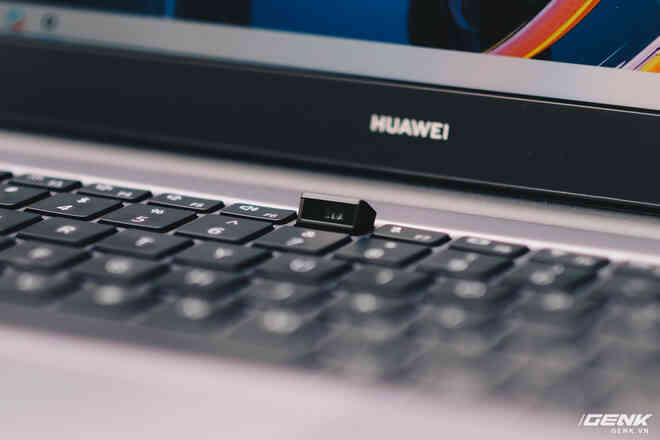 Đánh giá Huawei MateBook D14: Sơn tốt, nhưng cần cải thiện gỗ mới xứng tầm - Ảnh 5. Đánh giá Huawei MateBook D14: Sơn tốt, nhưng cần cải thiện gỗ mới xứng tầm - Ảnh 5.