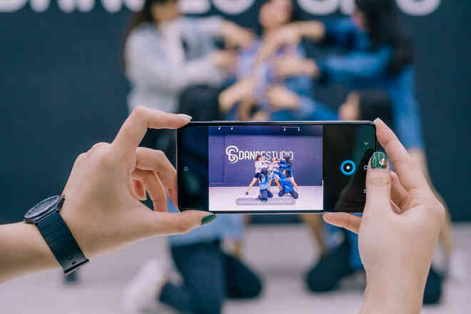Đếm ngược 24 giờ chờ Galaxy A 2021 ra mắt - Ảnh 2. Đếm ngược 24 giờ chờ Galaxy A 2021 ra mắt - Ảnh 2.