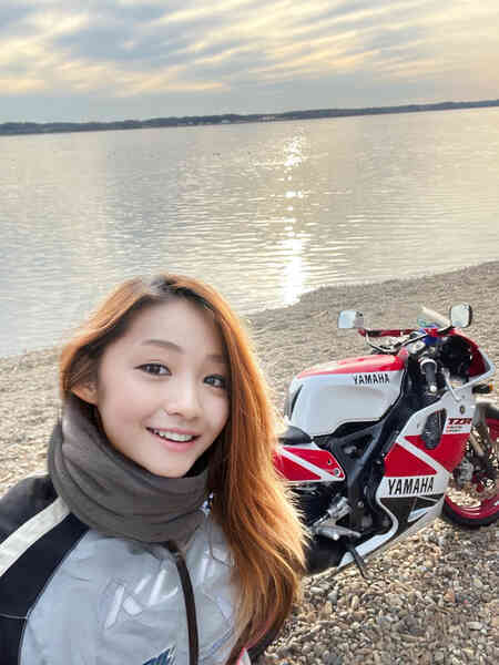 Nhật Bản: Cư dân mạng ngã ngửa với nữ biker xinh đẹp thực chất lại là 1 ông chú 50 tuổi giả gái bằng FaceApp