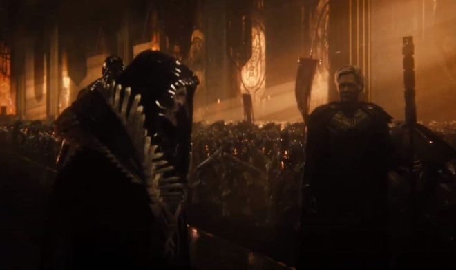 Những easter egg thú vị trong Justice League: Zack Snyder cũng góp mặt sương sương, có cả chi tiết liên quan đến Marvel - Ảnh 4. Những easter egg thú vị trong Justice League: Zack Snyder cũng góp mặt sương sương, có cả chi tiết liên quan đến Marvel - Ảnh 4.