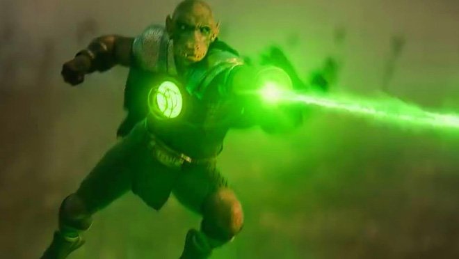 Những easter egg thú vị trong Justice League: Zack Snyder cũng góp mặt sương sương, có cả chi tiết liên quan đến Marvel - Ảnh 6. Những easter egg thú vị trong Justice League: Zack Snyder cũng góp mặt sương sương, có cả chi tiết liên quan đến Marvel - Ảnh 6.