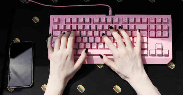  Lối sống hướng nội trỗi dậy ở Trung Quốc: Thà chơi game còn hơn lấy vợ! - Ảnh 4.