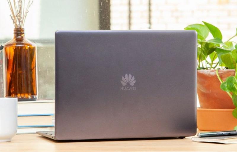 Đánh giá Huawei MateBook 13: Hoàn thiện cao cấp, kích thước gọn, màn hình 3:2 là ưu điểm