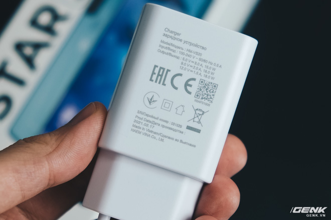 Trên tay Vsmart Star 5: Smartphone duy nhất trong tầm giá có eSIM kèm gói 4G miễn phí - Ảnh 4. Trên tay Vsmart Star 5: Smartphone duy nhất trong tầm giá có eSIM kèm gói 4G miễn phí - Ảnh 4.