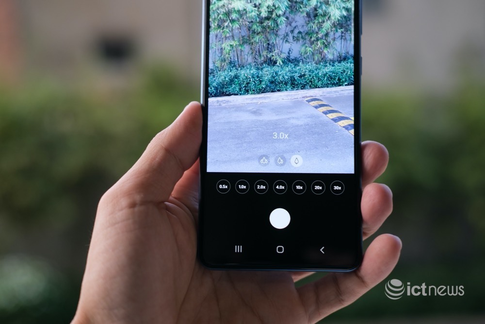 Cận cảnh Galaxy A72: Thêm khả năng chống nước, camera 64MP