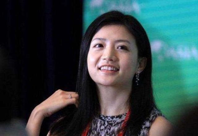 Người phụ nữ đứng đằng sau đế chế Jack Ma, xinh đẹp, giỏi giang nhưng vẫn độc thân: Tiêu chuẩn chọn bạn đời là “không làm ảnh hưởng tới công việc” - Ảnh 3. Người phụ nữ đứng đằng sau đế chế Jack Ma, xinh đẹp, giỏi giang nhưng vẫn độc thân: Tiêu chuẩn chọn bạn đời là “không làm ảnh hưởng tới công việc” - Ảnh 3.