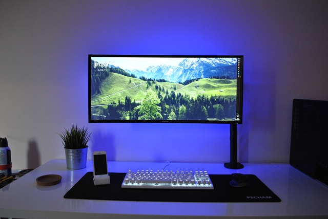 Bộ ảnh nền “không gian xanh” dành cho màn hình Ultrawide