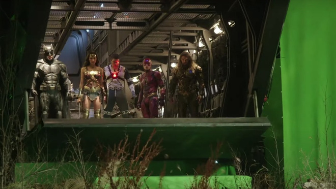 Hậu trường Justice League: Các siêu anh hùng nhà DC sẽ như thế nào khi chưa qua xử lý CGI và kỹ xảo điện ảnh? - Ảnh 16. Hậu trường Justice League: Các siêu anh hùng nhà DC sẽ như thế nào khi chưa qua xử lý CGI và kỹ xảo điện ảnh? - Ảnh 16.