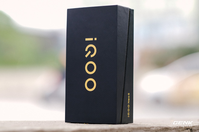 Trên tay iQOO Neo5 tại VN: Đối thủ cạnh tranh của Redmi K40, tập trung vào gaming, giá 9.9 triệu đồng